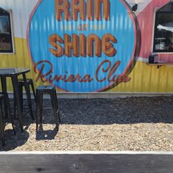 Rain or Shine Riviera Club - Great place for a burger...