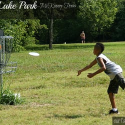 Towne Lake Park Disc Golf Course - Getting better! This is considered a "putt"