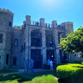 The Kentucky Castle - Hotels Near Me - Versailles, Kentucky The Kentucky Castle - Hotels Near Me - Versailles, Kentucky