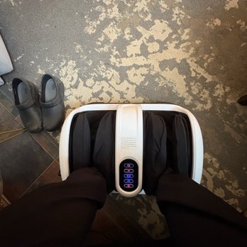 Baah Spa - Relaxing foot massager in waiting area - Massage Near Me - North Franklin, Connecticut Baah Spa - Relaxing foot massager in waiting area - Massage Near Me - North Franklin, Connecticut
