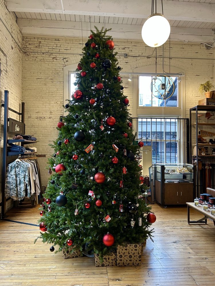 REVOLVR Menswear Logo