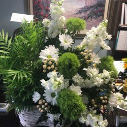 Jo-Lyn Florist - Stunning fresh flowers & live plant delivered arrangement from Jo-Lyn's.