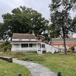 Edgar Allan Poe Cottage