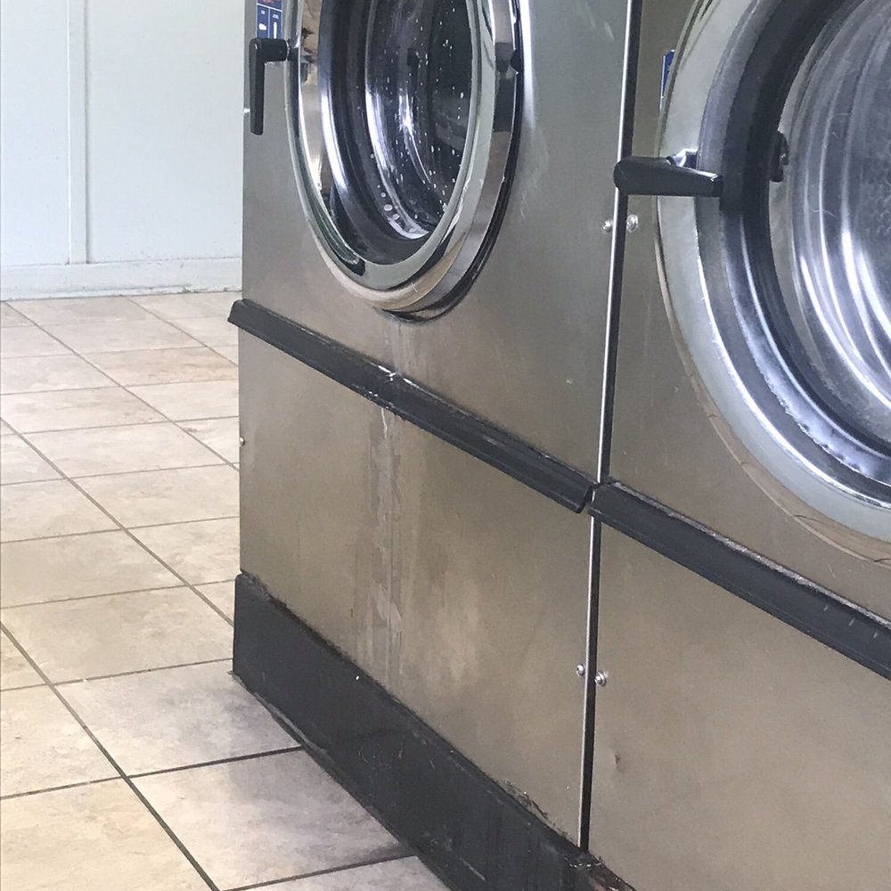 Clifton Forge Laundry Land - Leaking washer - Laundromat Near Me - Clifton Forge, Virginia