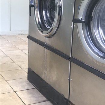 Clifton Forge Laundry Land - Leaking washer - Laundromat Near Me - Clifton Forge, Virginia