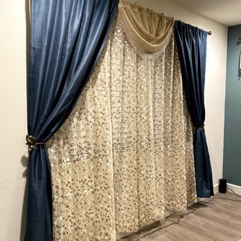 Aadiaum Inc. - Living Room - Wide Window - Shades & Blinds Near Me Aadiaum Inc. - Living Room - Wide Window - Shades & Blinds Near Me