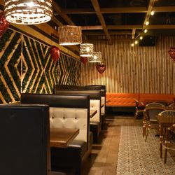 Pura Vida Cafe & Bistro - Seating