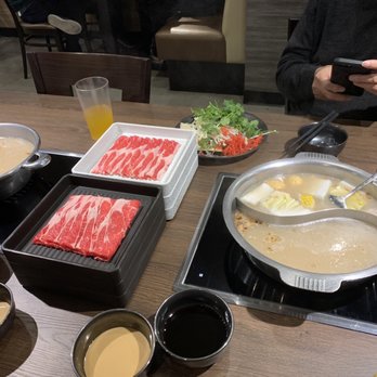 Mo Mo Paradise - Beef plates with sauce. Tonkotsu broth was flavorful. - Japanese Near Me - Arcadia, California Mo Mo Paradise - Beef plates with sauce. Tonkotsu broth was flavorful. - Japanese Near Me - Arcadia, California
