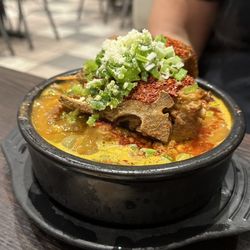 Jeon Ju Hyang - Pork bone soup