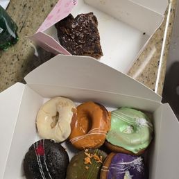 Black sesame, matcha, ube coconut, buko pandan, thai tea, yuzu, banana pudding Black sesame, matcha, ube coconut, buko pandan, thai tea, yuzu, banana pudding