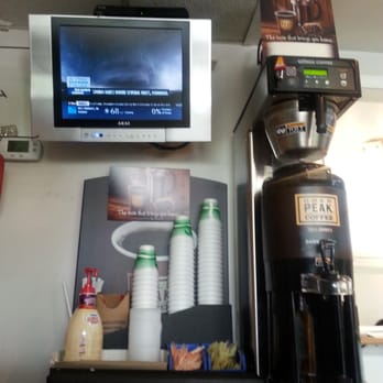 Columbia Pike Citgo - They offer a waiting area inside with TV and coffee. - Gas Stations Near Me - Arlington, Virginia Columbia Pike Citgo - They offer a waiting area inside with TV and coffee. - Gas Stations Near Me - Arlington, Virginia