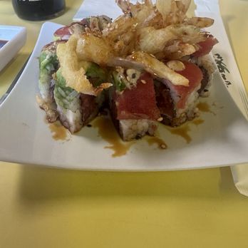 King Sushi - Crazy Tuna Roll, one of the only things I ordered that came out right. Pretty good too - Sushi Bars Near Me - Reno, Nevada