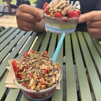 Blue Bowl Superfoods - Signature "lazy blue" in the small size and custom bowl! - Acai Bowls Near Me - Riverside, California Blue Bowl Superfoods - Signature "lazy blue" in the small size and custom bowl! - Acai Bowls Near Me - Riverside, California