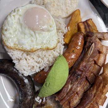 Cafeto - Bandeja Cafeto / Cafeto Tray - Colombian Near Me - Lowell, Massachusetts