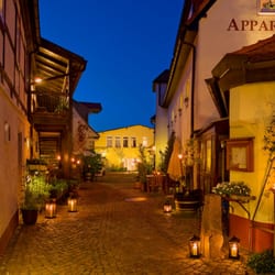 Weinbistro im Goldenen Fass - Hofgarten am Abend