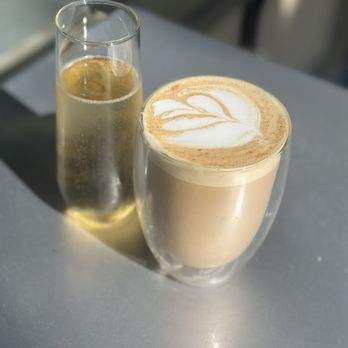 Alexander's Bistro - New American Near Me - Savannah, Georgia