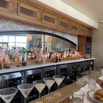 Hudson House - Bar - Seafood Near Me - Irving, Texas