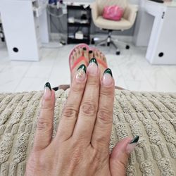 Luminous Nails & Spa