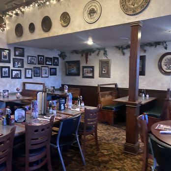 Othello's of Edmond - Restaurant floor - Italian Near Me - Edmond, Oklahoma Othello's of Edmond - Restaurant floor - Italian Near Me - Edmond, Oklahoma