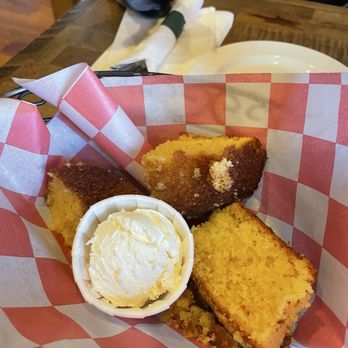 Brothers Barbecue - Complimentary basket - Barbeque Near Me - New Windsor, New York
