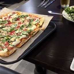 Pizza Margherita & house salad Pizza Margherita & house salad