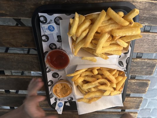 Manneken Frites by null