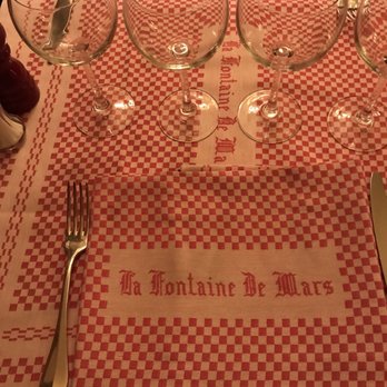 La Fontaine de Mars - Table setting - French Near Me - Paris, 75 La Fontaine de Mars - Table setting - French Near Me - Paris, 75