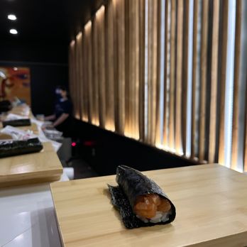Temakase Hand Roll Bar - 2nd Ave - Salmon roll - Sushi Bars Near Me - New York, New York Temakase Hand Roll Bar - 2nd Ave - Salmon roll - Sushi Bars Near Me - New York, New York