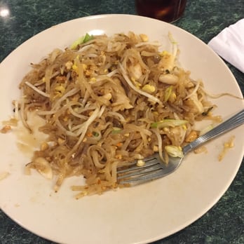 Bangkok House  - Chicken pad Thai - Thai Near Me - Lexington, Kentucky