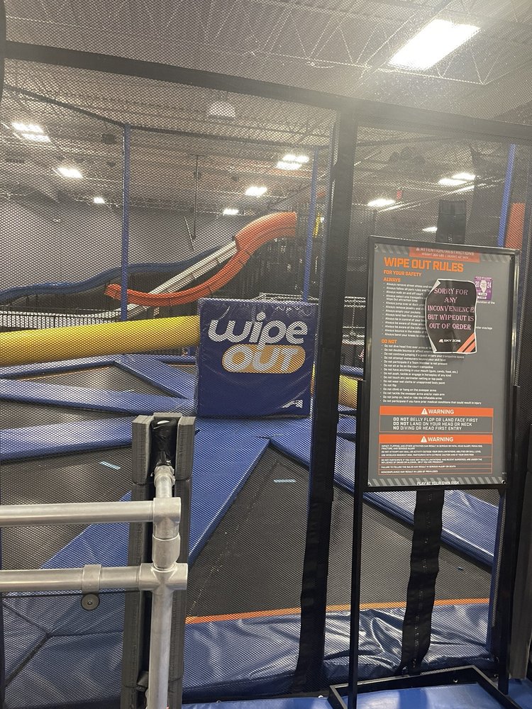 SKY ZONE FAIRVIEW HEIGHTS Updated September 2024 38 Photos & 19