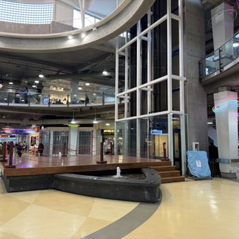 Henderson Place Mall - Stage and elevator - Shopping Centers Near Me - Coquitlam, British Columbia