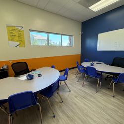Best Brains - Bright Classrooms with Low Student-Teacher ration