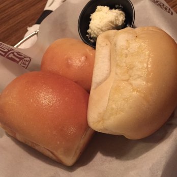 Cotton Patch Cafe - Complimentary rolls - American Near Me - Clovis, New Mexico