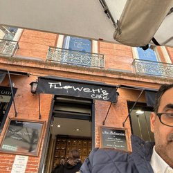 Flower's Café