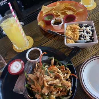 Calaveras Corner - Mexican Near Me - New York, New York