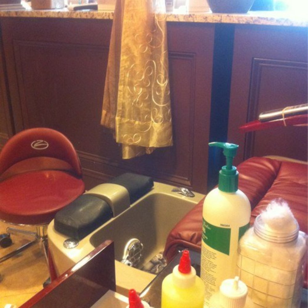 Davis Nails - Nail Salons Near Me - Waldorf, Maryland
