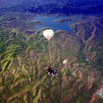 Bay Area Skydiving - Bay Area Freefall through the sky with an instructor to ensure your safety - Skydiving Near Me - Byron, California