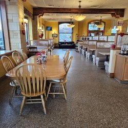 Olde Town Coffee House - Very open!