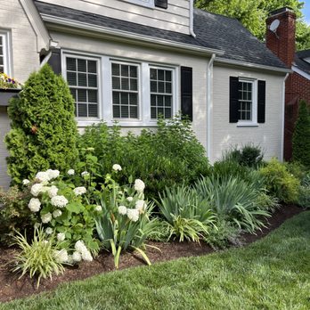 Stepping Stone Landscaping - Plant Installation for beautiful front beds - Gardeners Near Me - Rockville, Virginia Stepping Stone Landscaping - Plant Installation for beautiful front beds - Gardeners Near Me - Rockville, Virginia