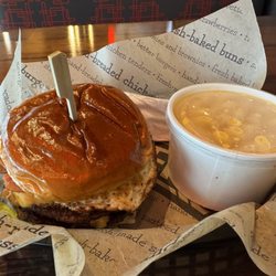 Jaggers - Sunrise burger and Mac & cheese
