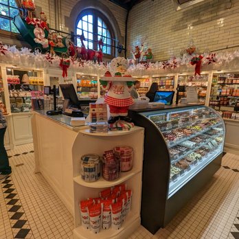 Biltmore Confectionery - the interior of a store - Candy Stores Near Me - Asheville, North Carolina Biltmore Confectionery - the interior of a store - Candy Stores Near Me - Asheville, North Carolina