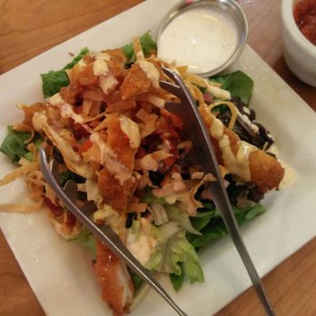 Chili's - Boneless Buffalo Chicken Salad - Bars Near Me - Makati, NCR