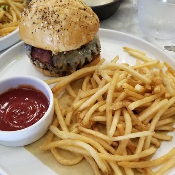 et al. - et al. burger - Breakfast & Brunch Near Me - Honolulu, Hawaii
