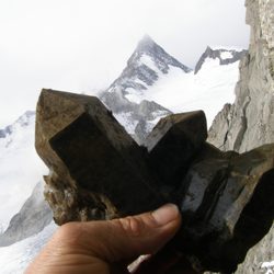 Schweizer Strahler Museum - Lassen auch Sie sich bei einem Besuch beim Walliser Berufs Strahler Werner verzaubern.