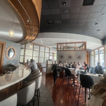 LEO’S - Updated January 2026 - 500 Photos & 396 Reviews - 60 Ottawa Ave