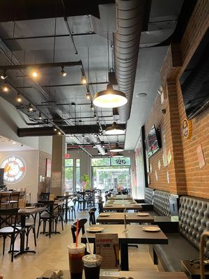 bb.q Chicken Astoria by null