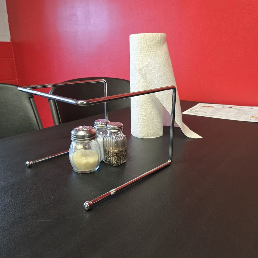 Guys Pizza Amore - tables - Pizza Near Me - Arnold, Missouri