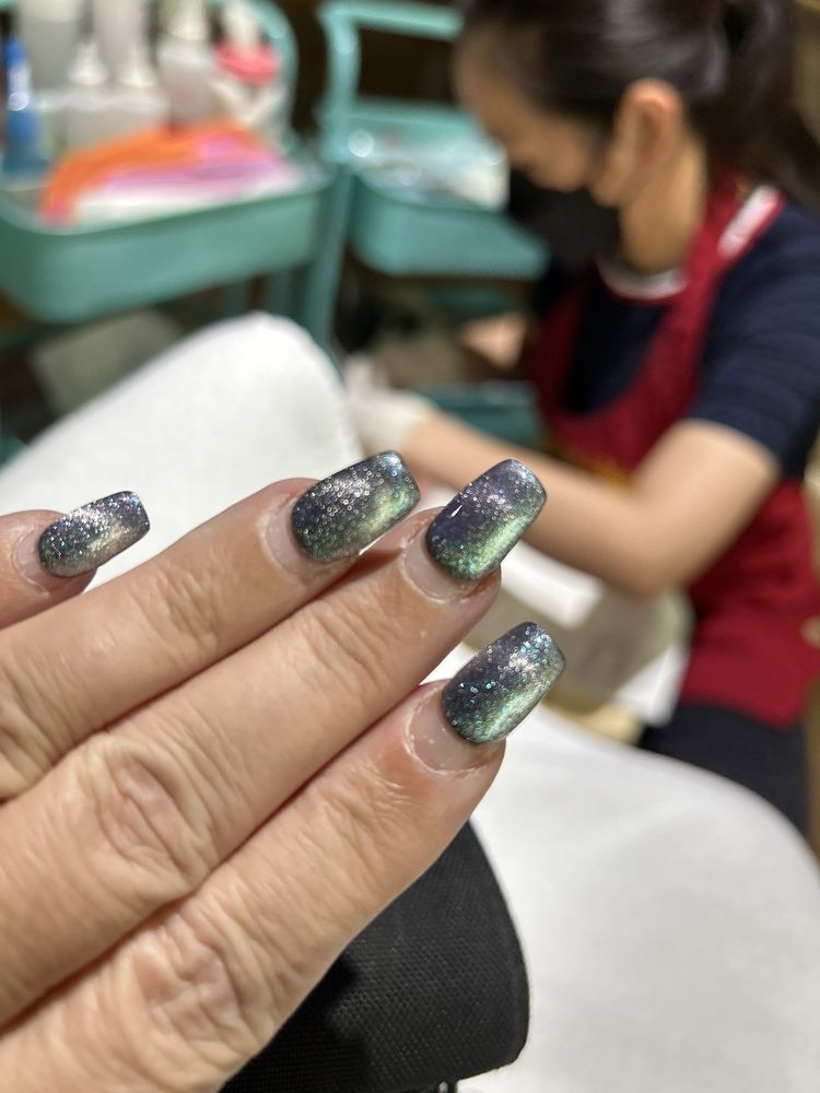 Elaine's Nails Logo