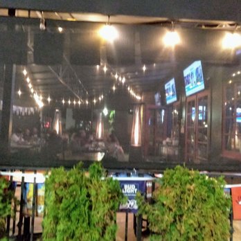 Fronk's - Outdoor patio - Burgers Near Me - Bellflower, California