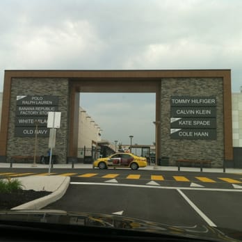 Outlet Collection - Shopping Centers Near Me - Niagara-on-the-lake, Ontario